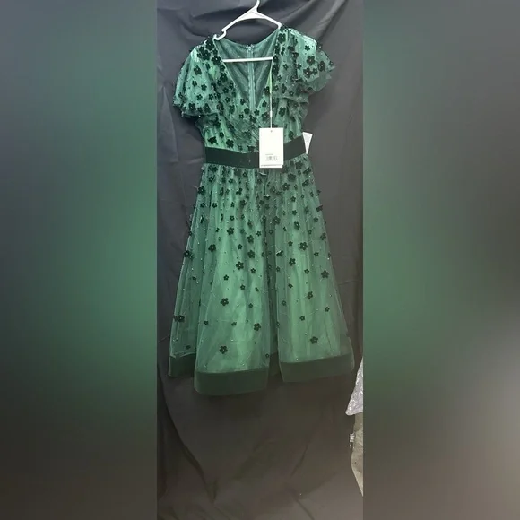 Mac Duggal 67854 NWT EMBELLISHED BUTTERFLY SLEEVE VELVET HEM MIDI DRESS
